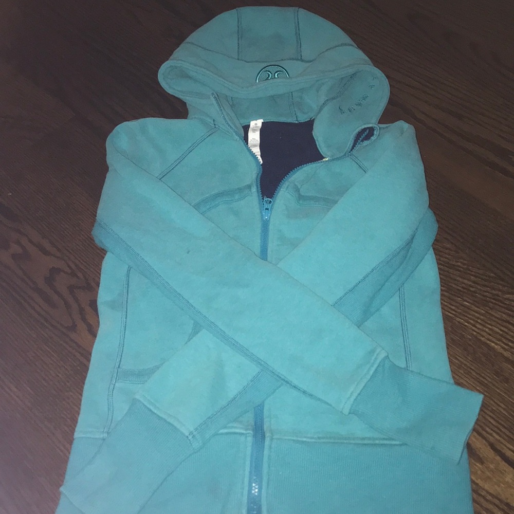 Lu Lu lemon sweatshirt size 6